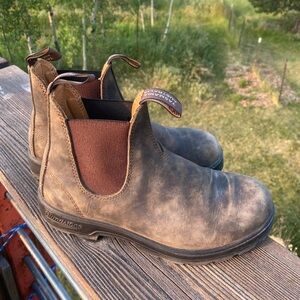 Women’s Blundstones Chelsea Boots
